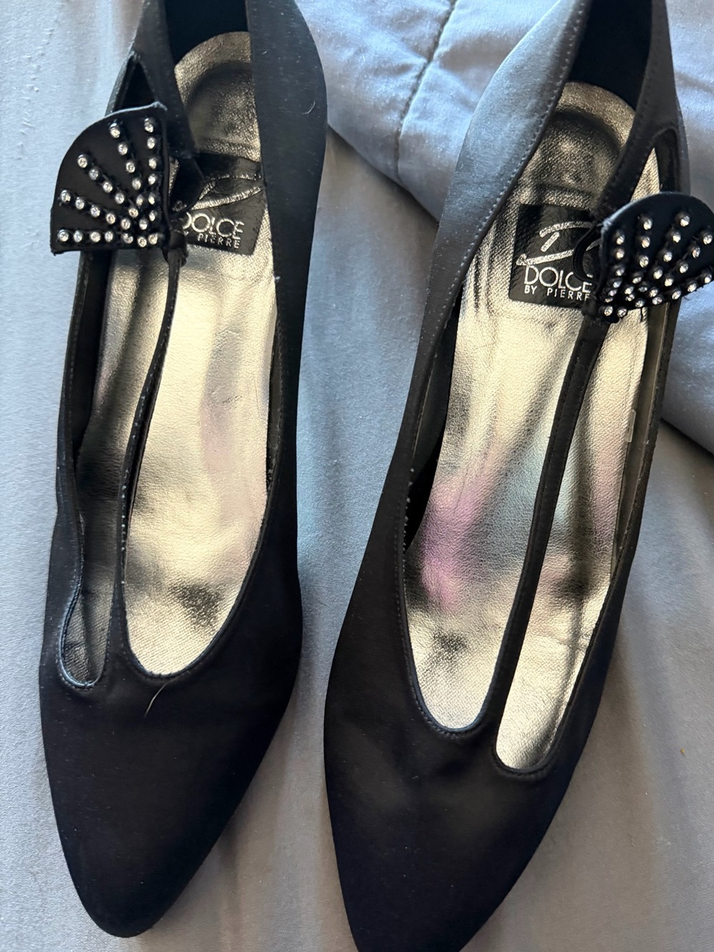 Black Pointed Toe Bow Pumps
